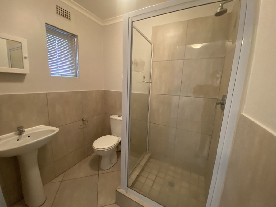 To Let 2 Bedroom Property for Rent in Buh Rein Estate Western Cape